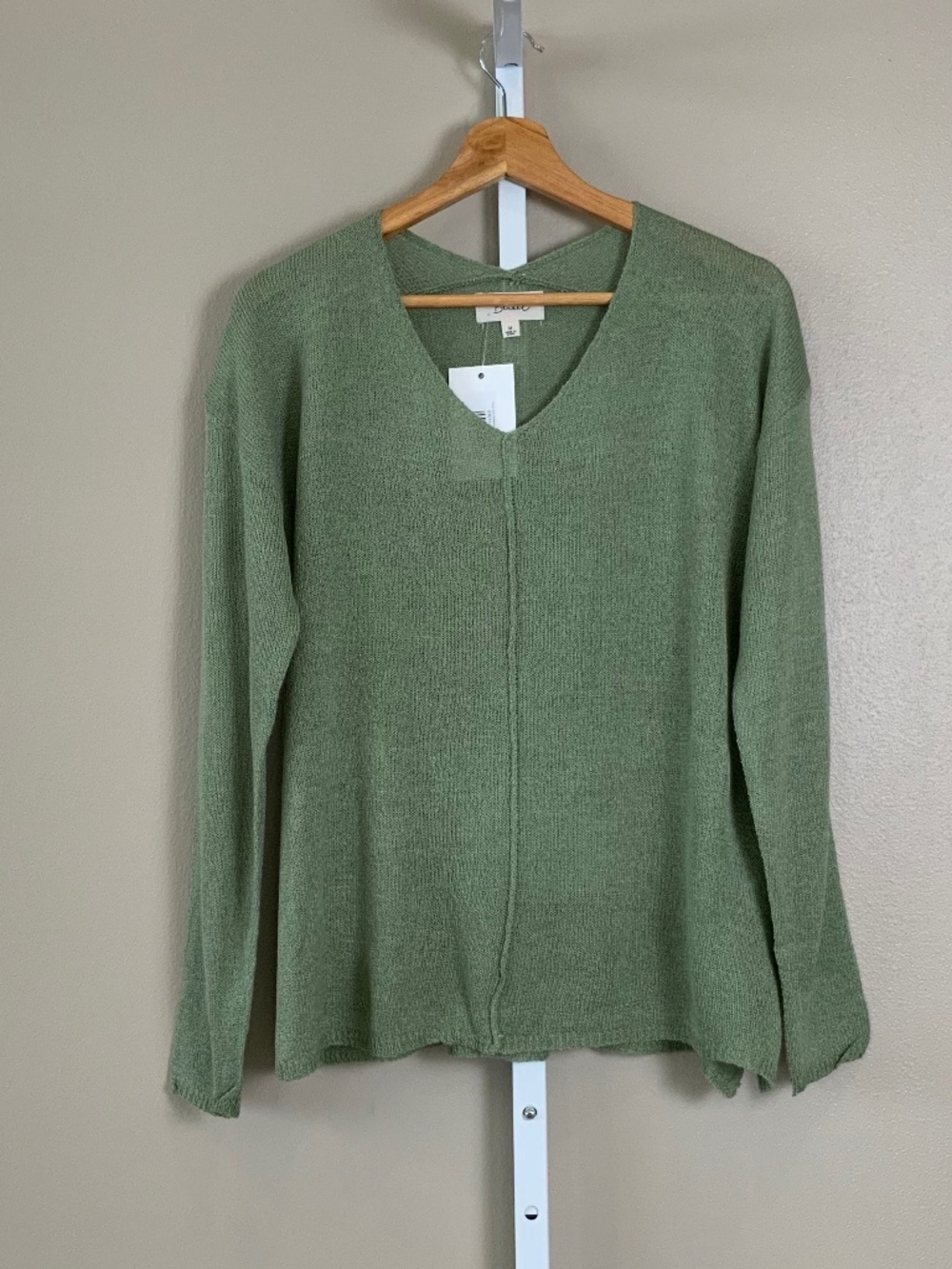 Be Cool V-Neck Lightweight Knit Sweater